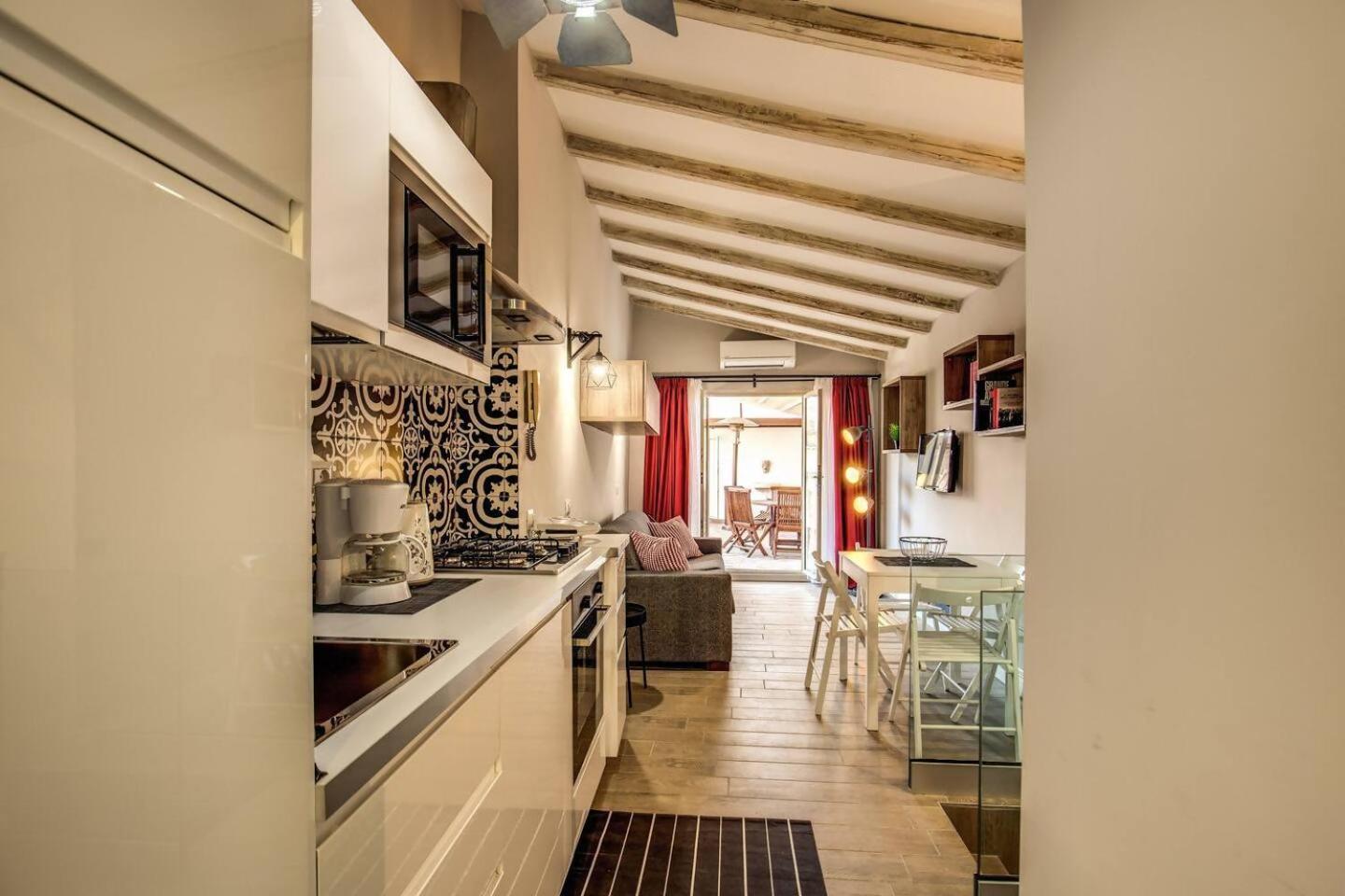 Attic With Terrace By Trevi Fountain Apartment *