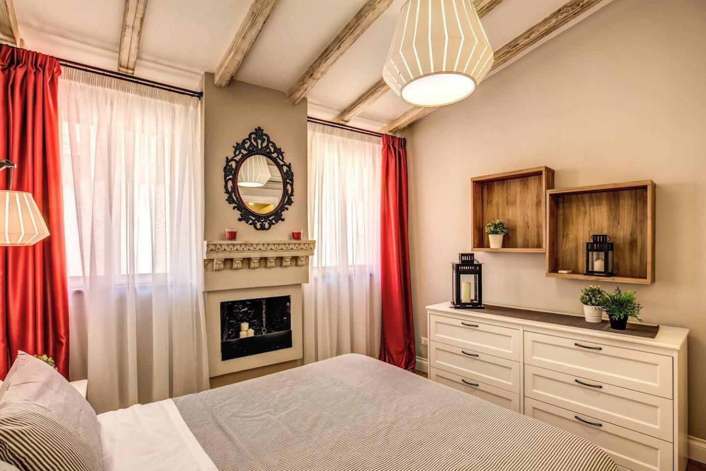 Attic With Terrace By Trevi Fountain Apartment Rome