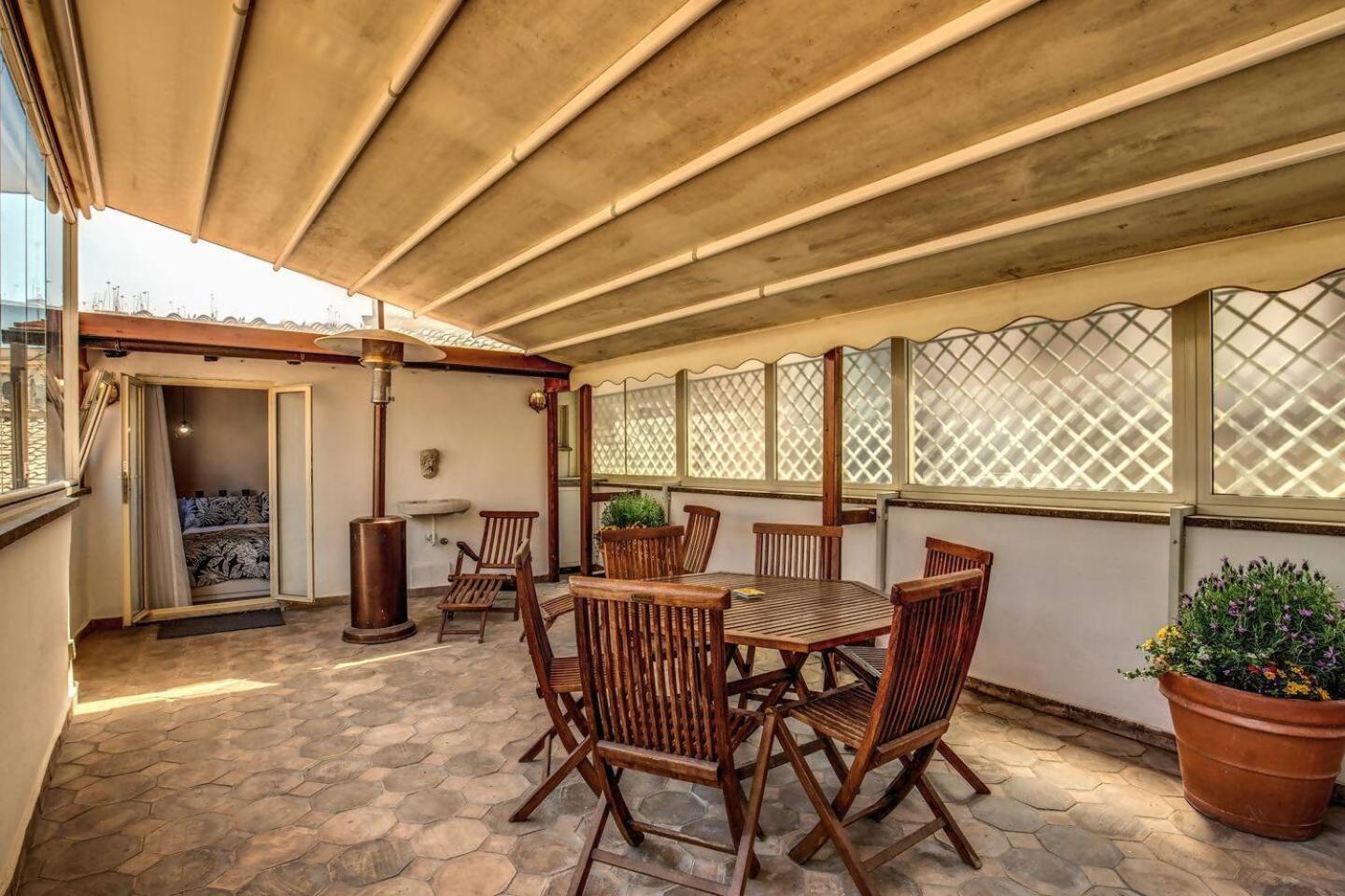Attic With Terrace By Trevi Fountain Apartment