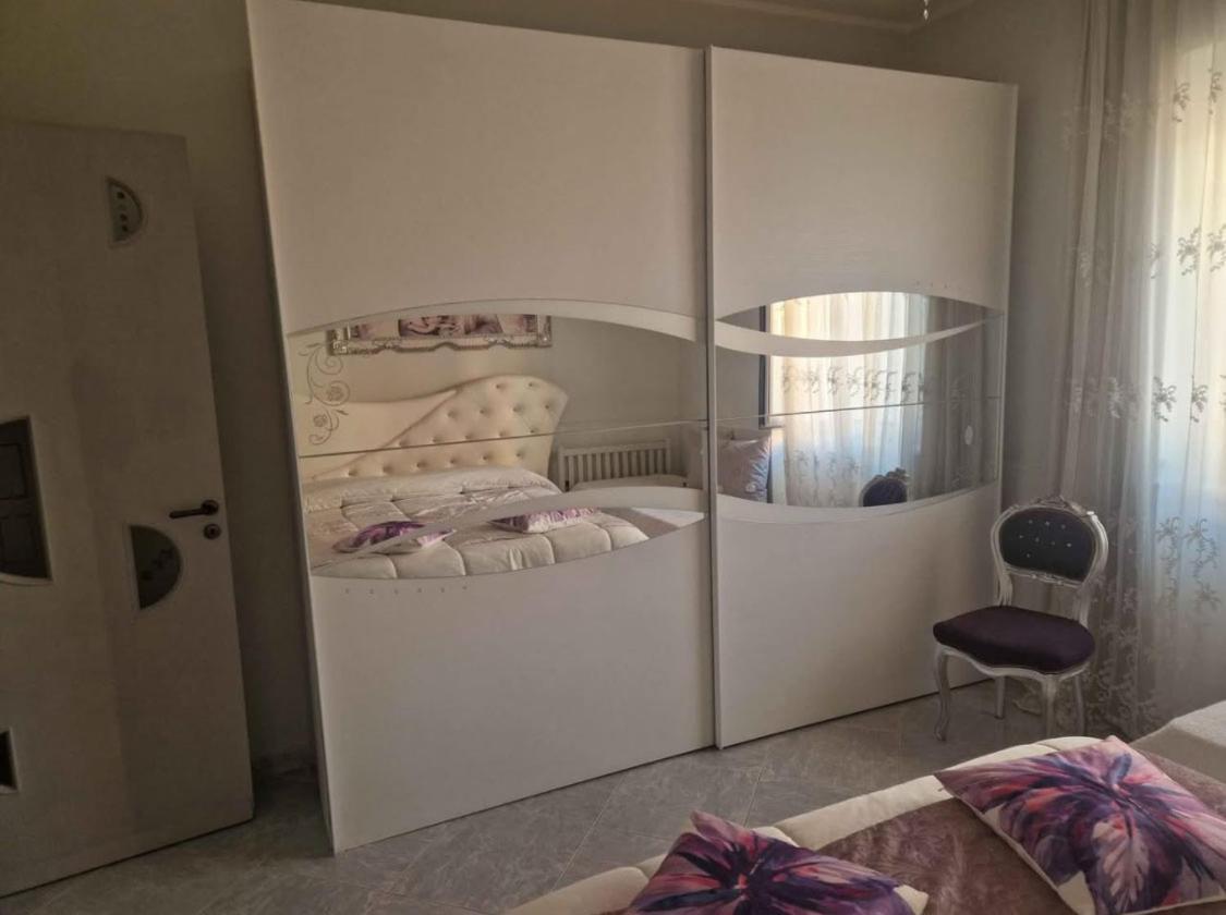 Realty Company Spagna Apartment