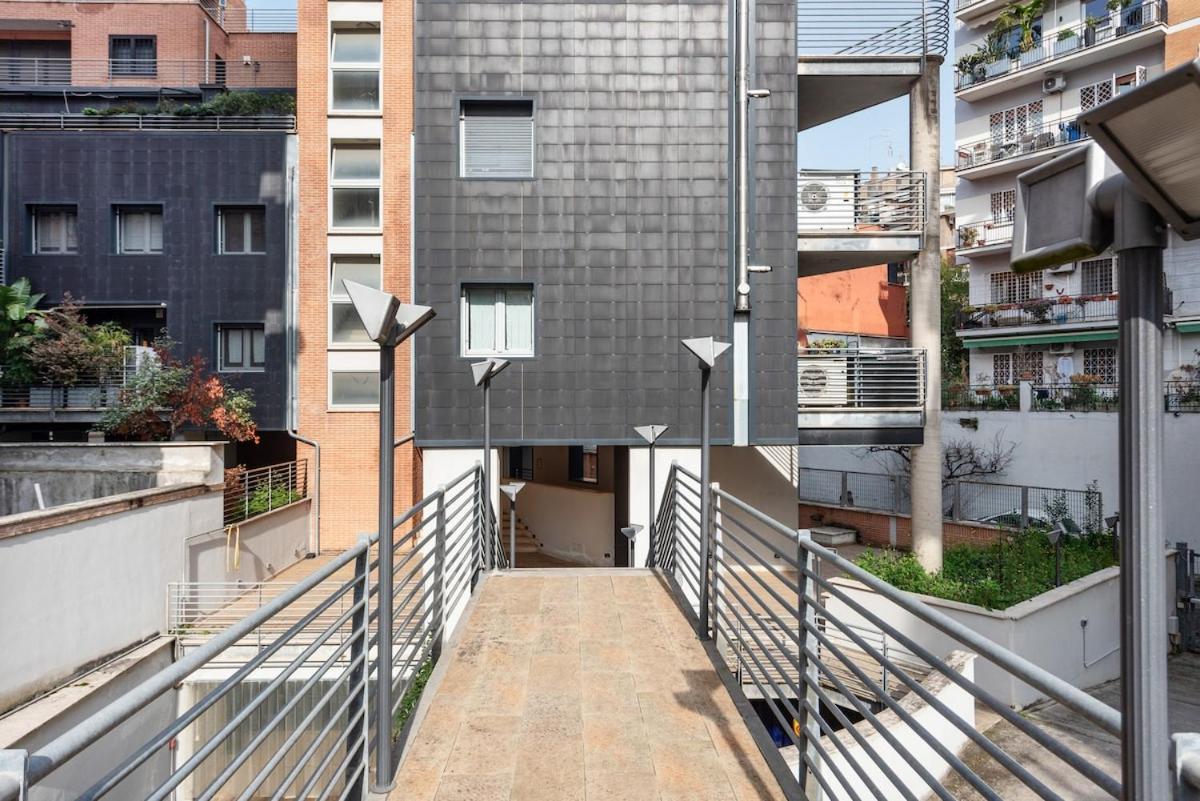 Private Terrace & Parking Apartment Rome