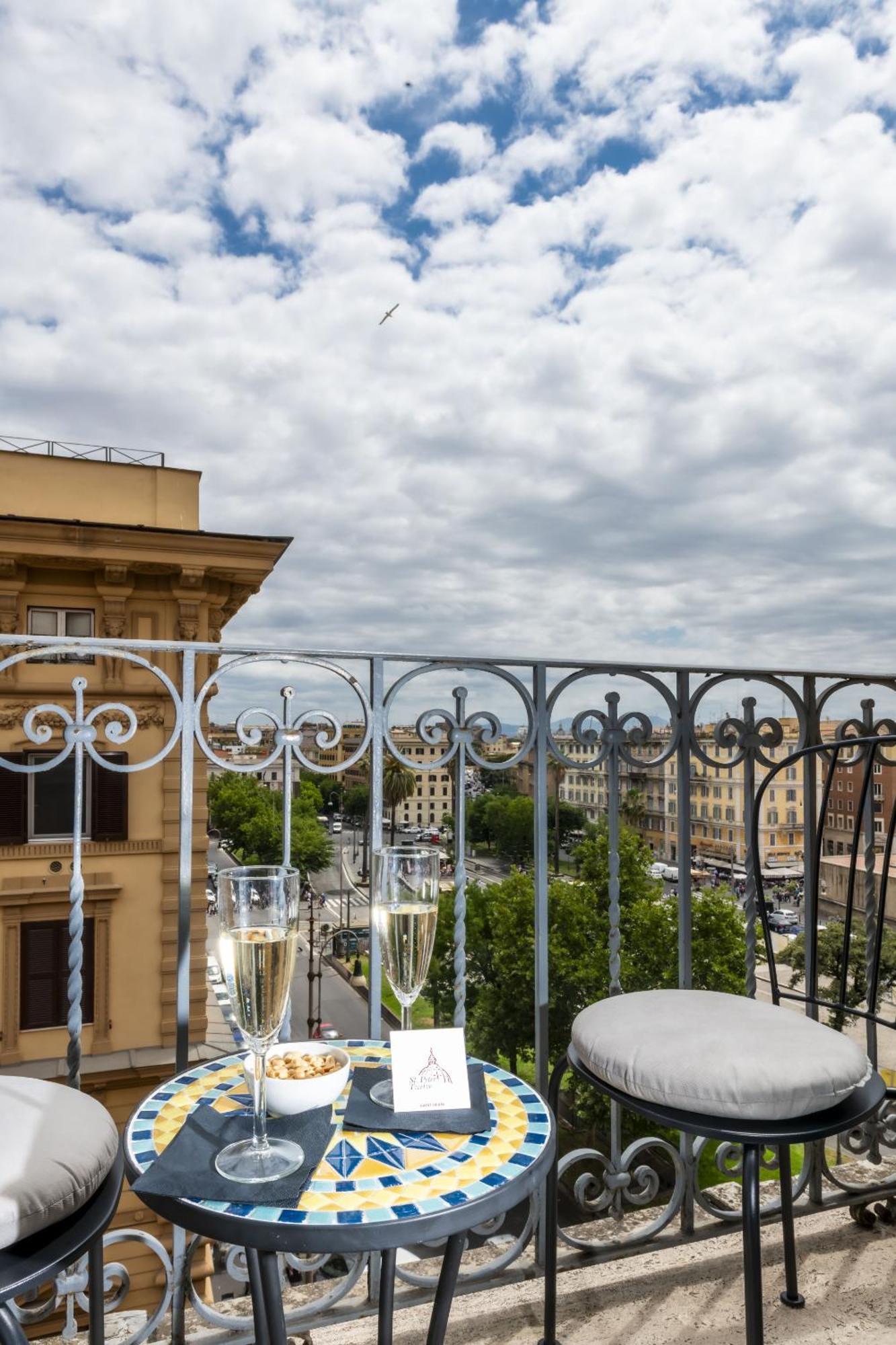 Acomodação com café da manhã  St Peter Twelve Roma