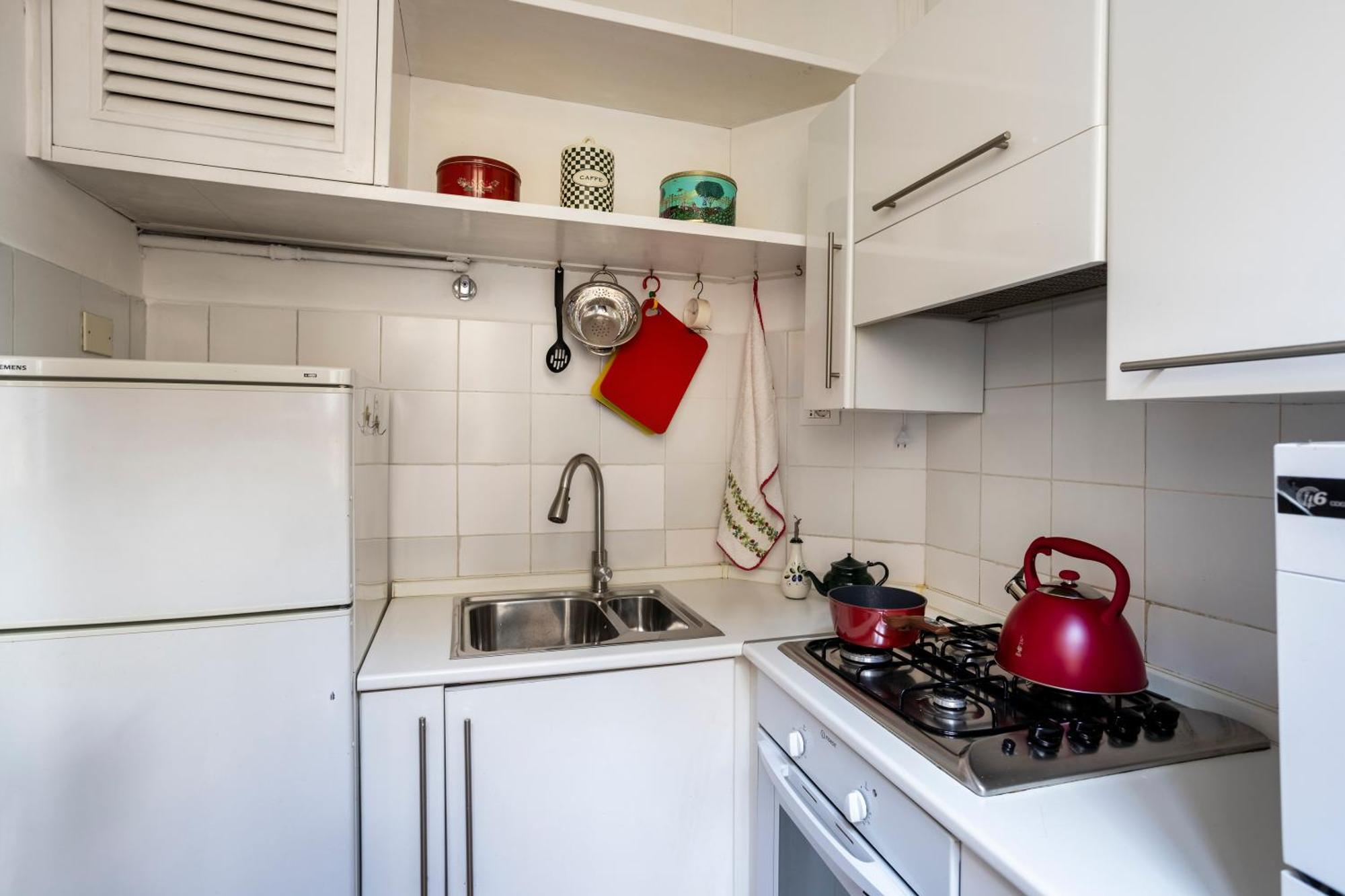 Your Nest With Wooden Ceilings In Monti Apartment