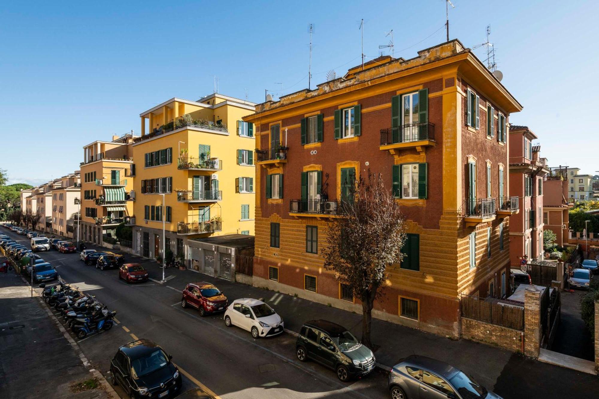 Vatican Walls Apartment