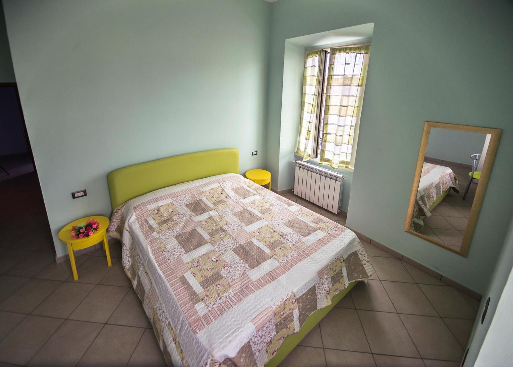 Ad Duas Lauros Bed & Breakfast Rome