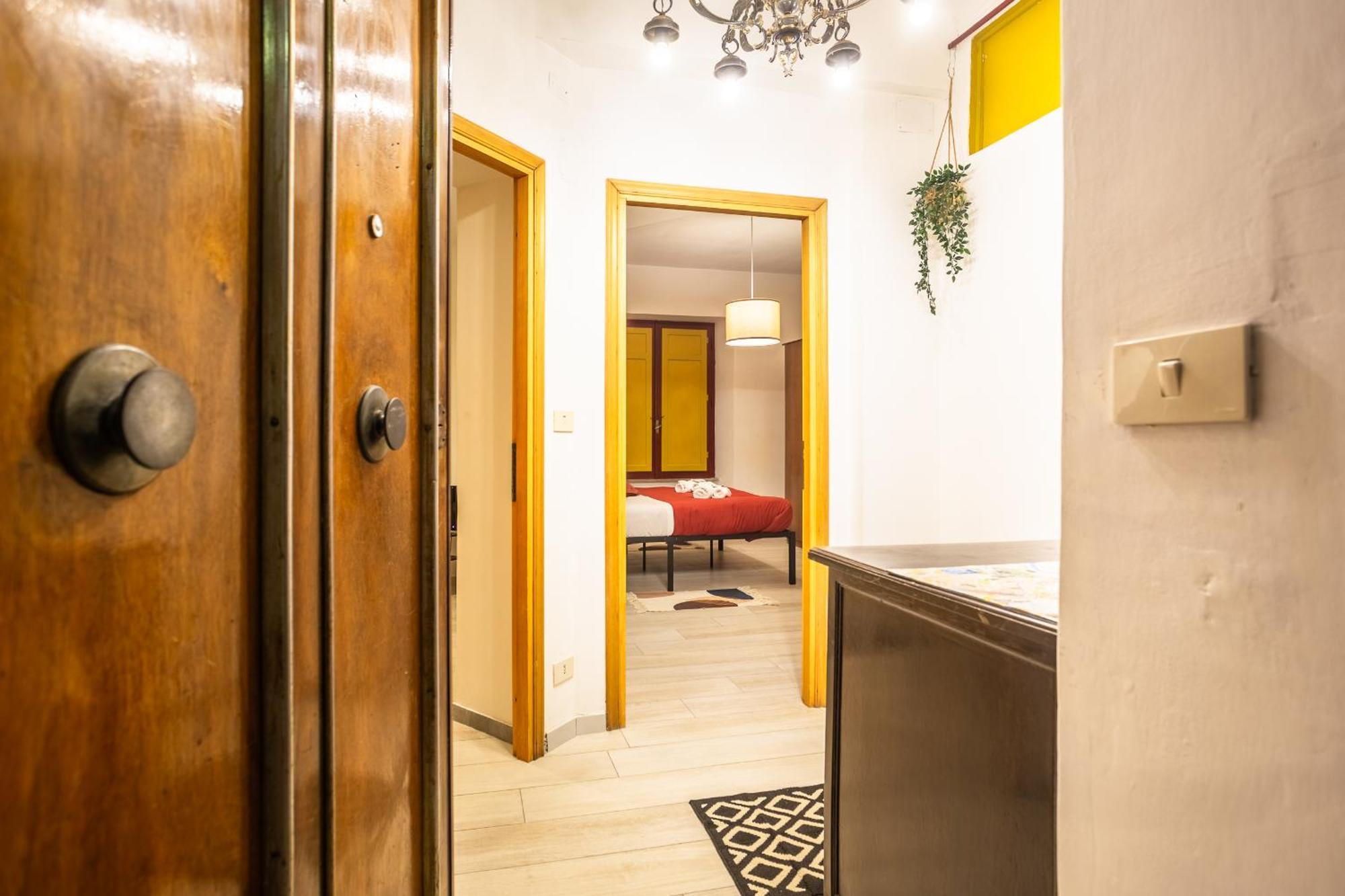La Piccola Retro , Urban Color And Comfort * Rome