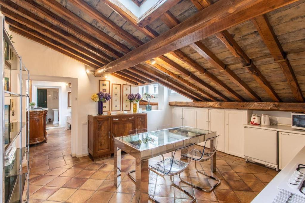 Cozy Gambero Rome