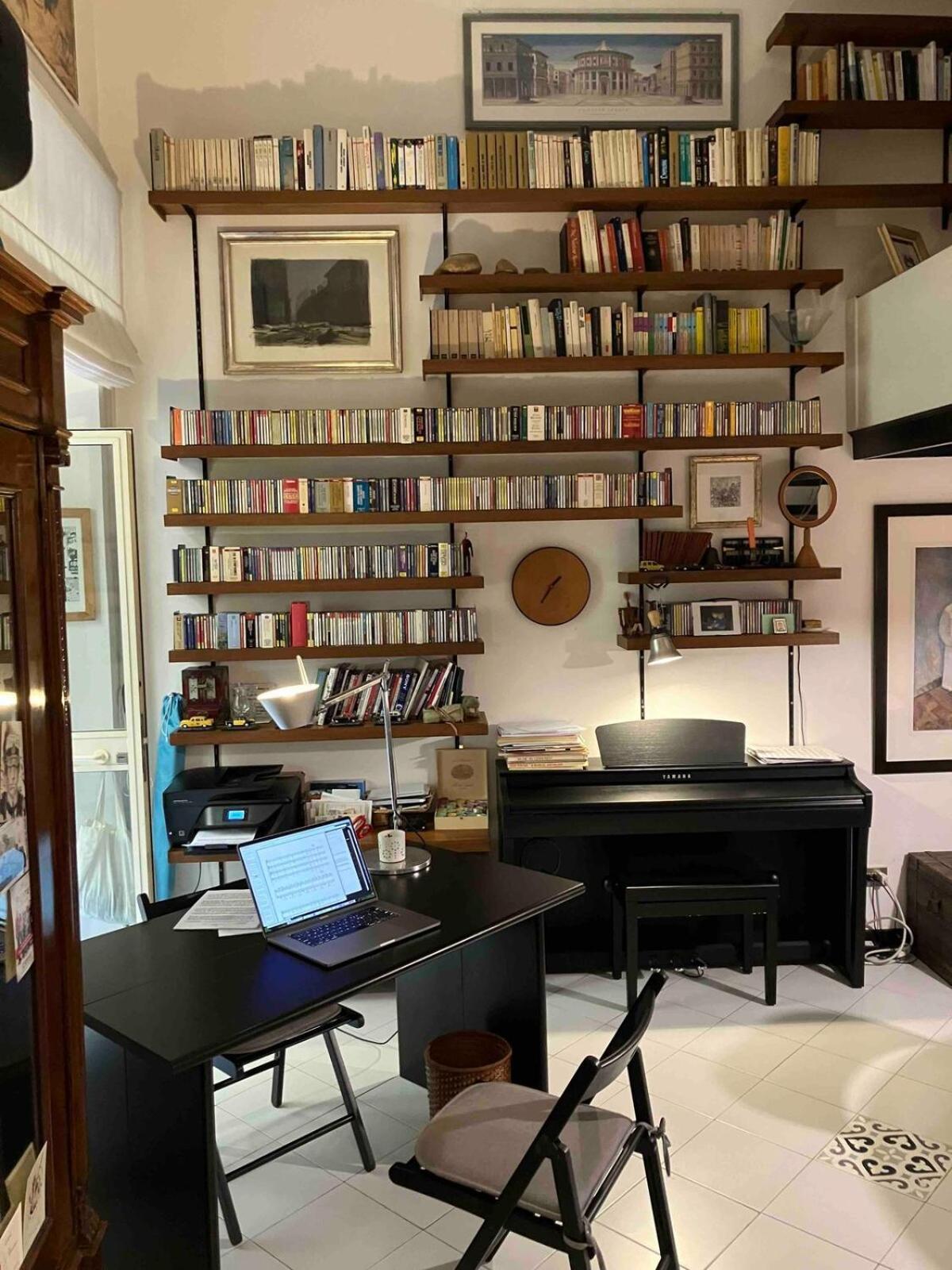 Apartment The Angels Of The Mysterious Rome