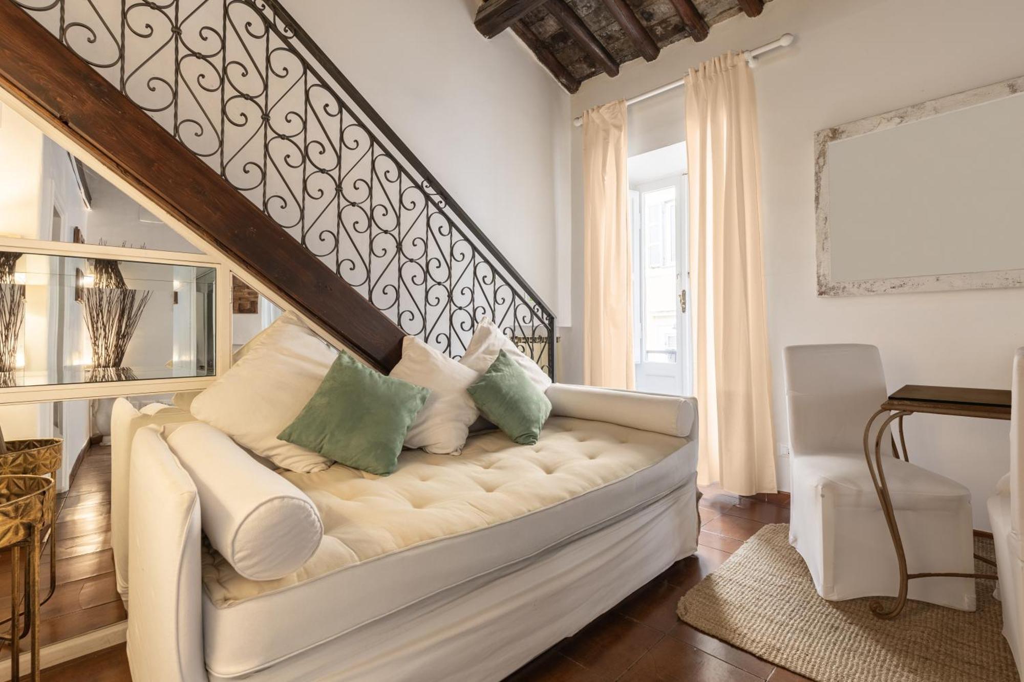Piazza Navona Loft For 7 People * Rome
