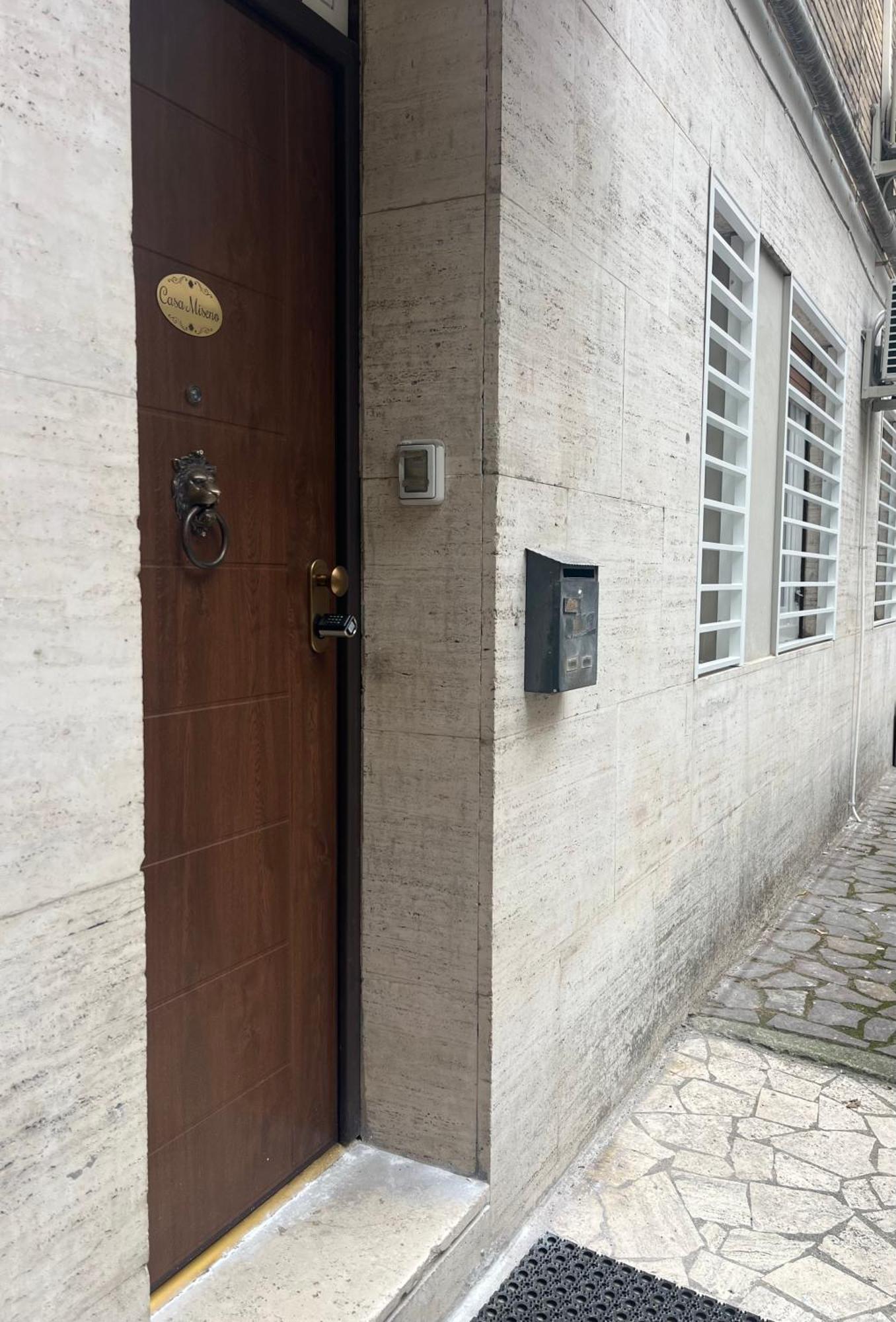 Casa Miseno, Independent Near Metro B Appartement Rome