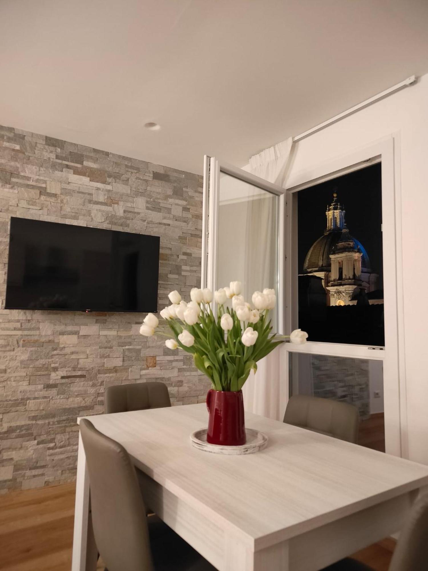 Lilly's Piazza Navona Apartment Rome