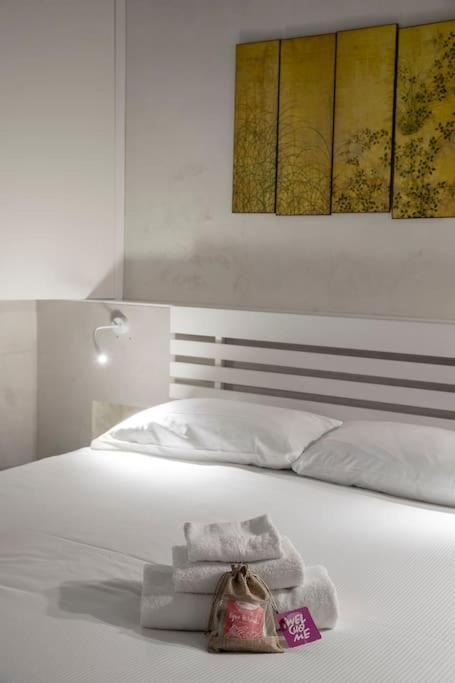 Restart Nettuno Stylish Trevi Fountain With Terrace *