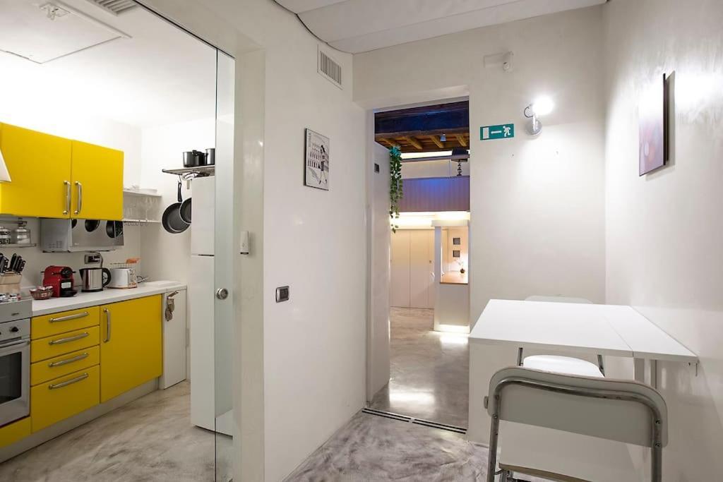Apartment Restart Nettuno Stylish Trevi Fountain With Terrace *