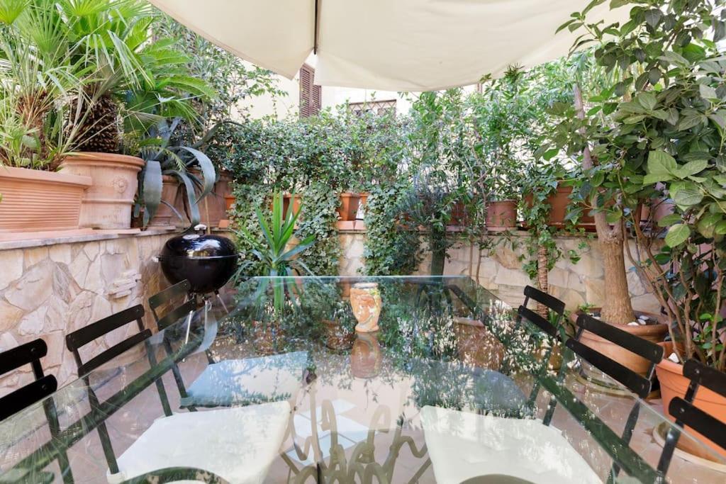 Restart Nettuno Stylish Trevi Fountain With Terrace