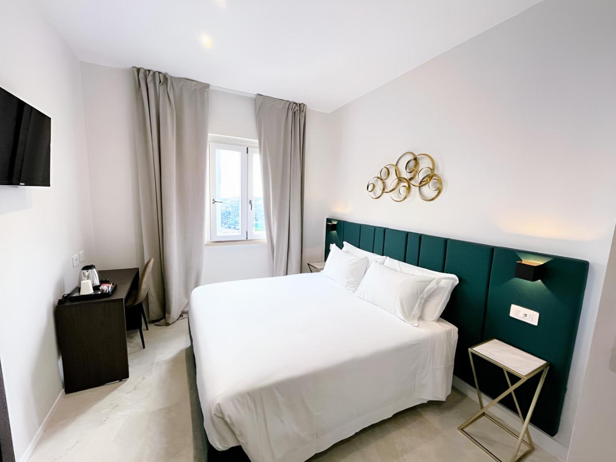 Cassia Collection Rome