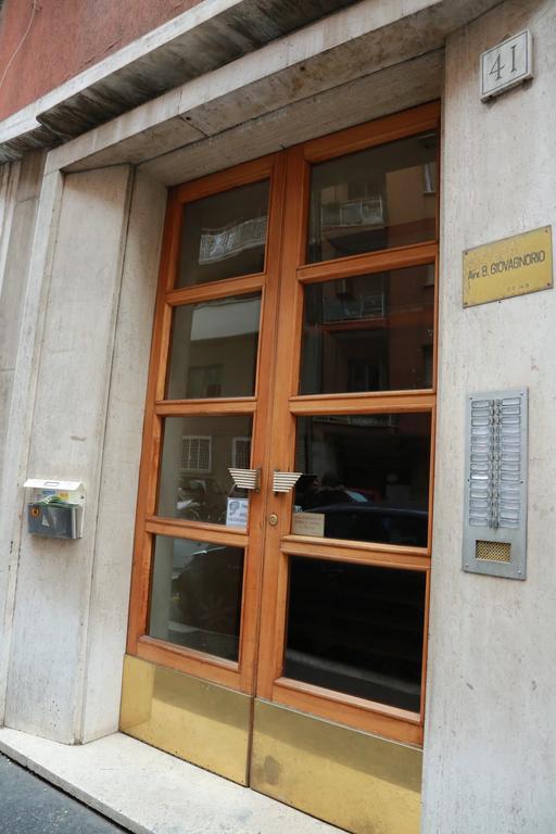 Laura's Vatican Appartement