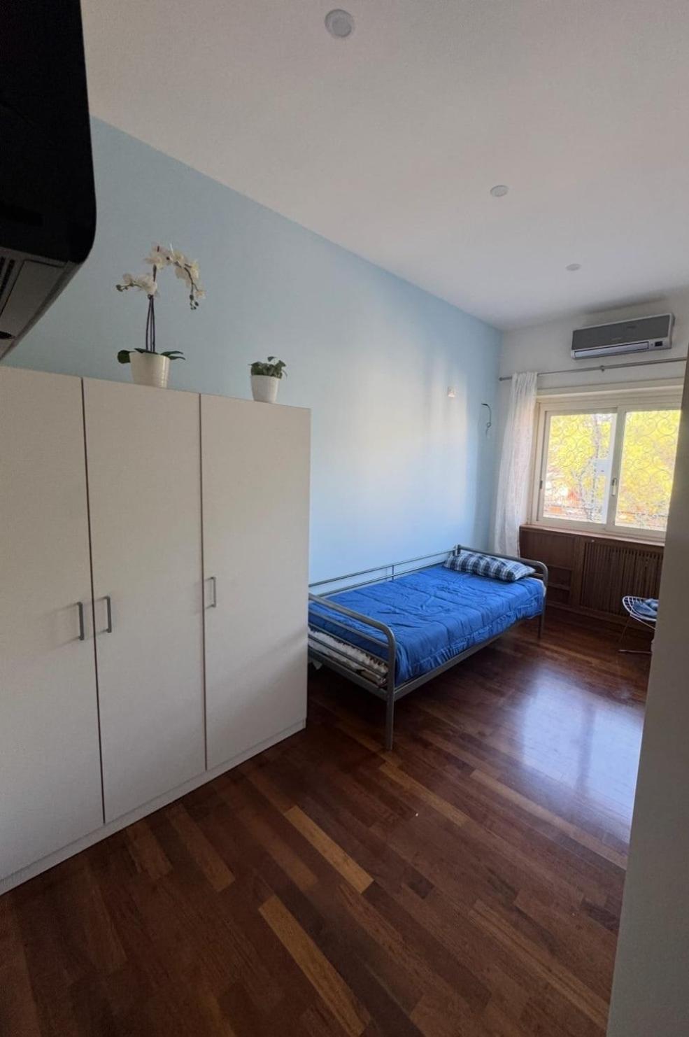 4m Apartment *