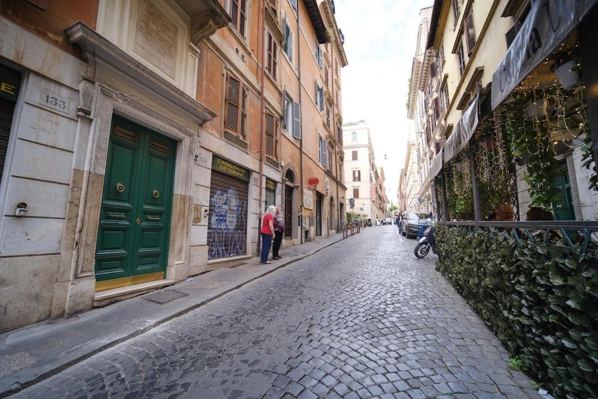 Juan&elisa Trevi By Buddyrent * Rome