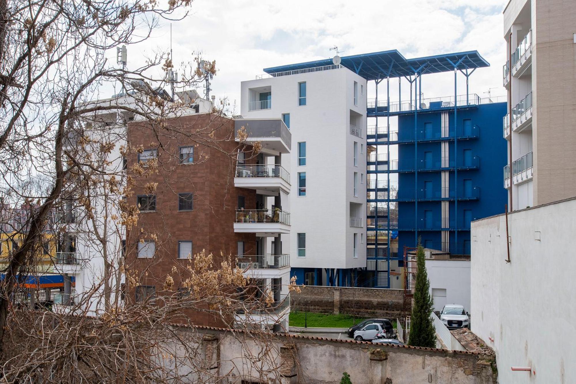 Urban Oasis With Balcony And Free Private Parking Apartment Rome