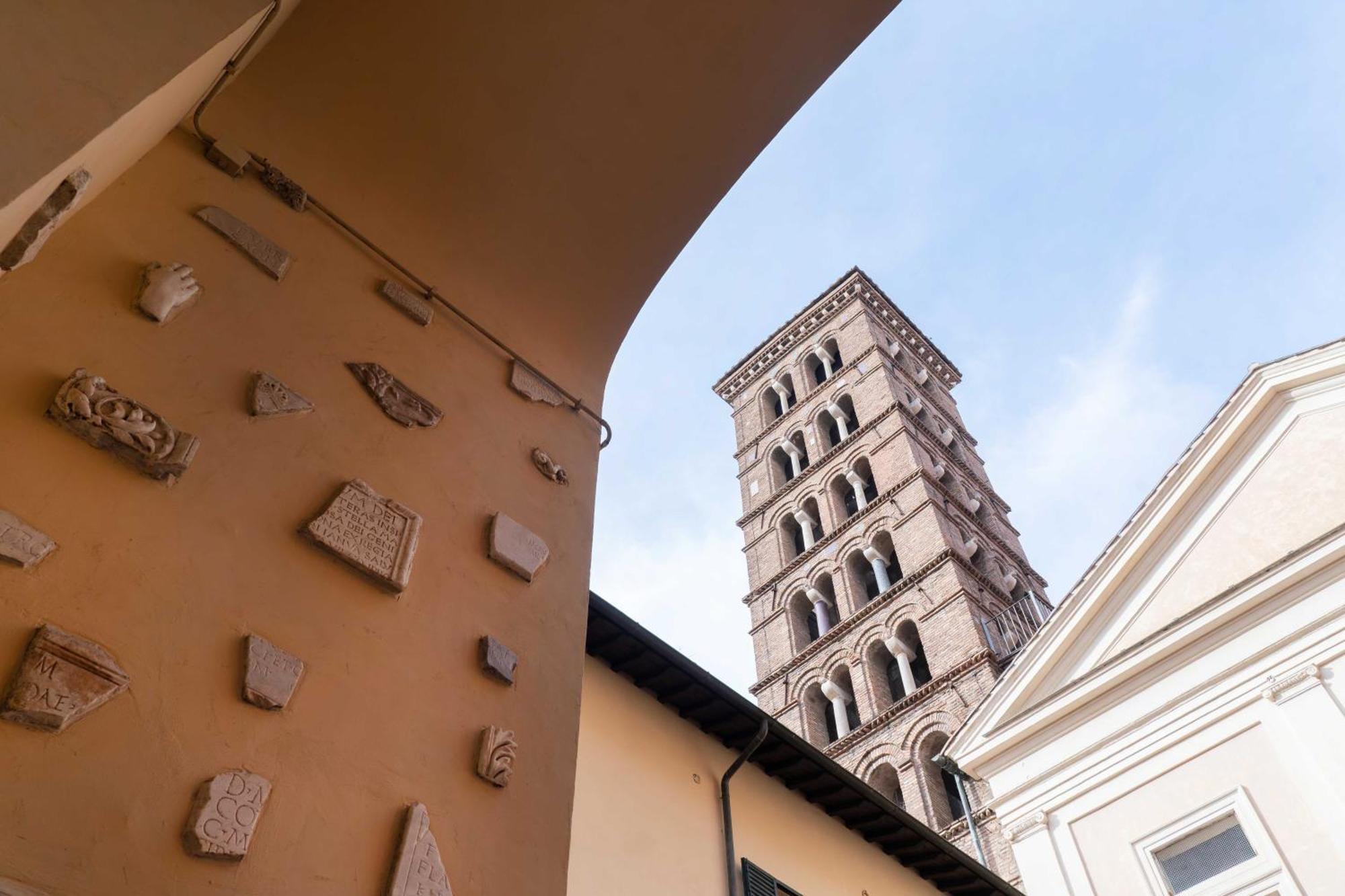Palazzo Raggi Luxury Apartment Rome