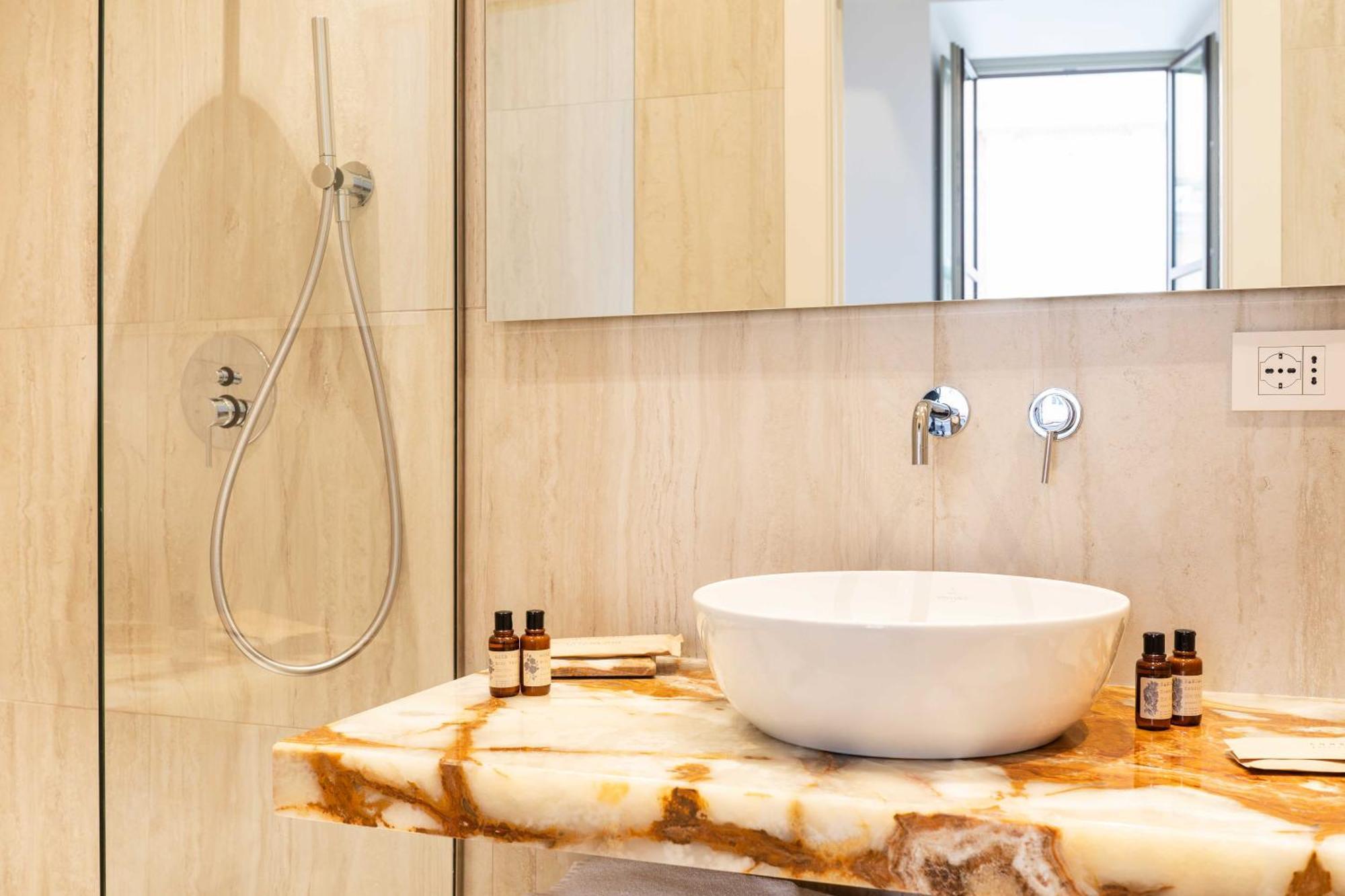 Palazzo Raggi Luxury Rome