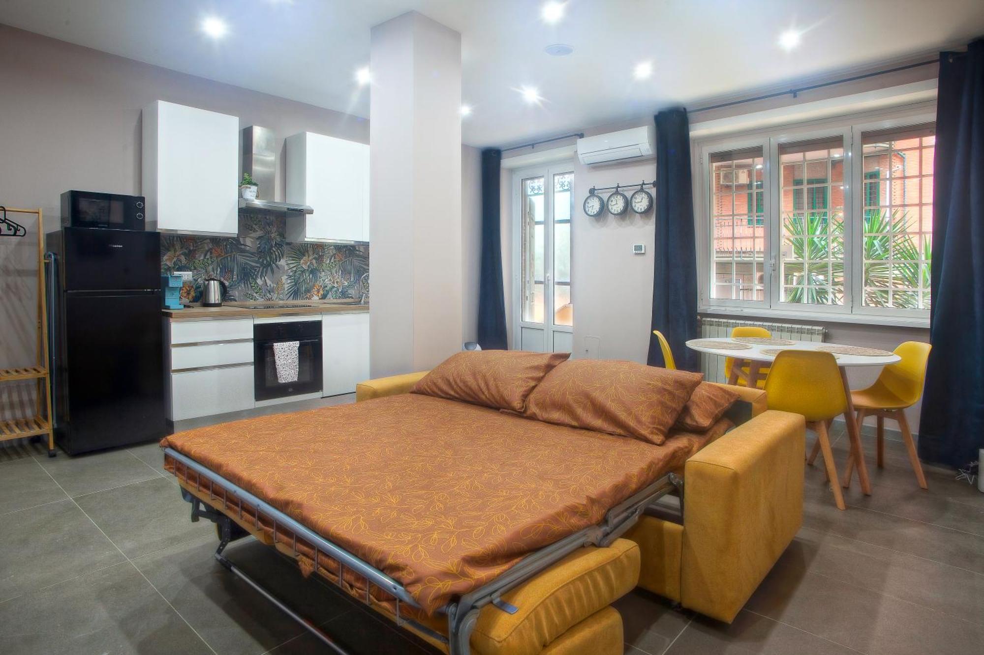 Benny Urban House Appia Apartment