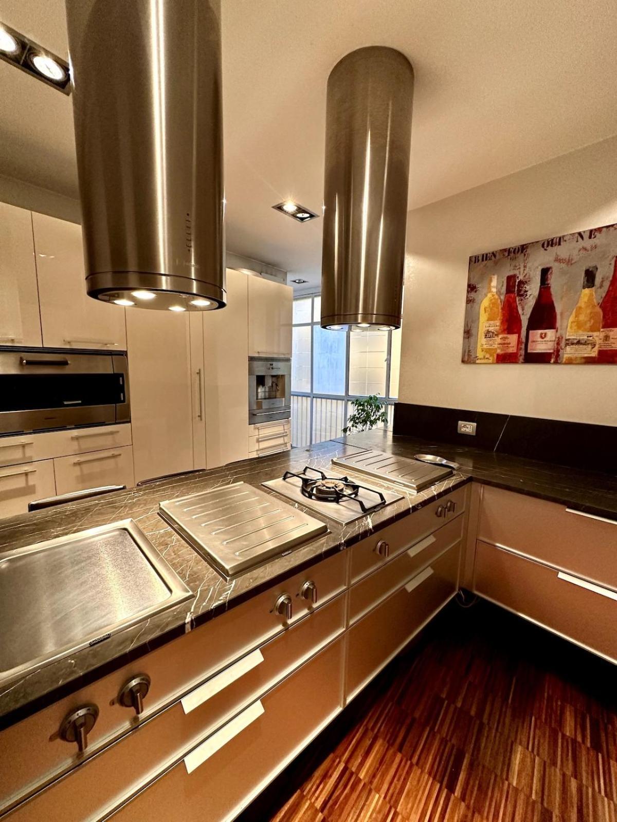 Refined 19 Rome