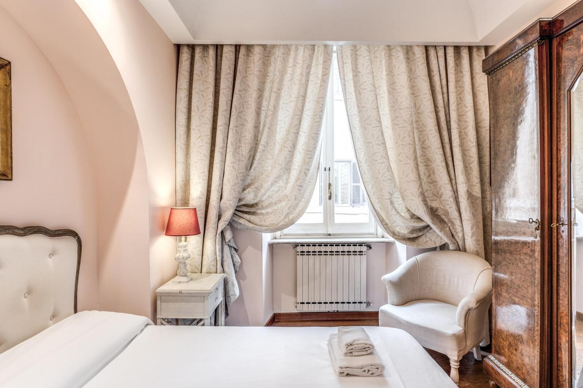 Crispi Little 1 * Rome