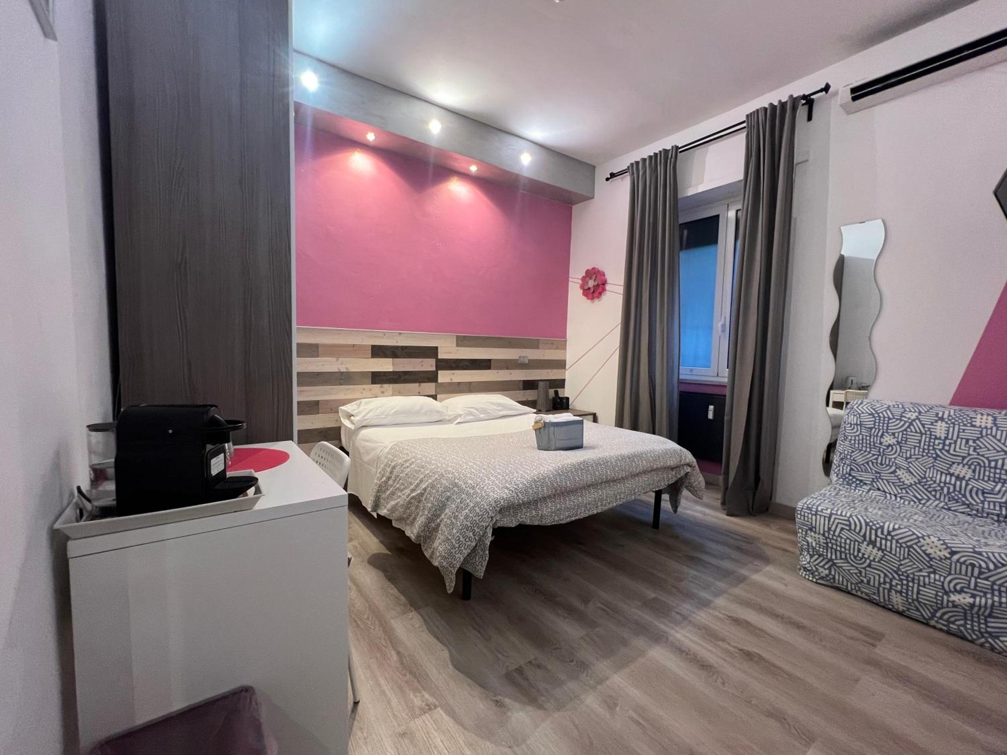 Whatshouse Gasthuis Rome