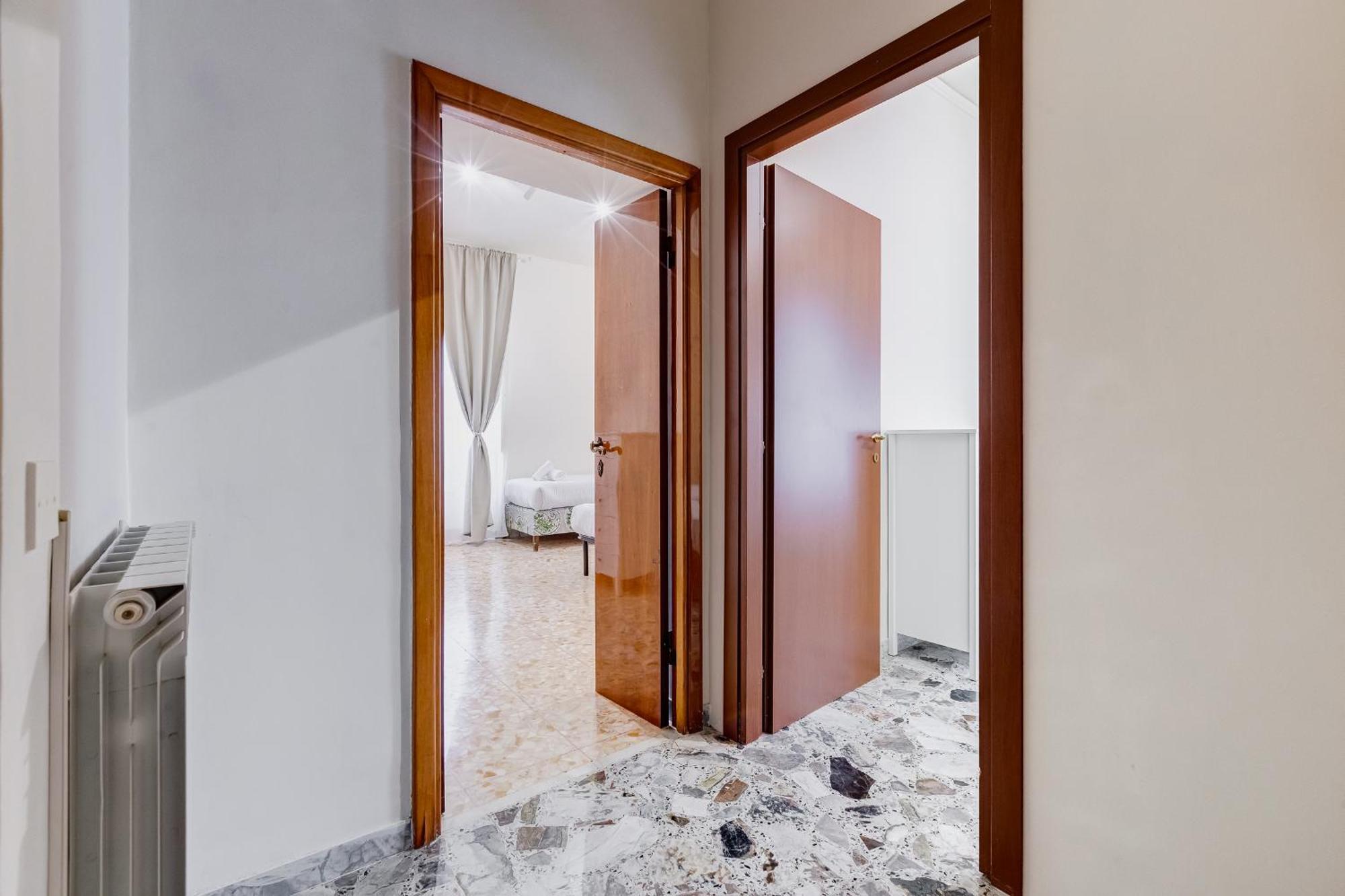 Apartment Vivilo Collection - San Vito View - 3 Bdr 2 Baths Rome