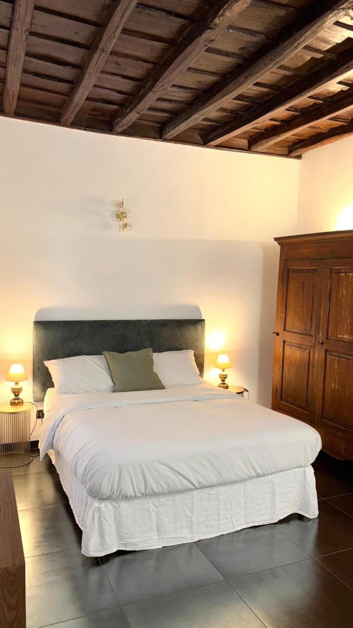 Elegant In Rome's Historic Center Apartment Rome