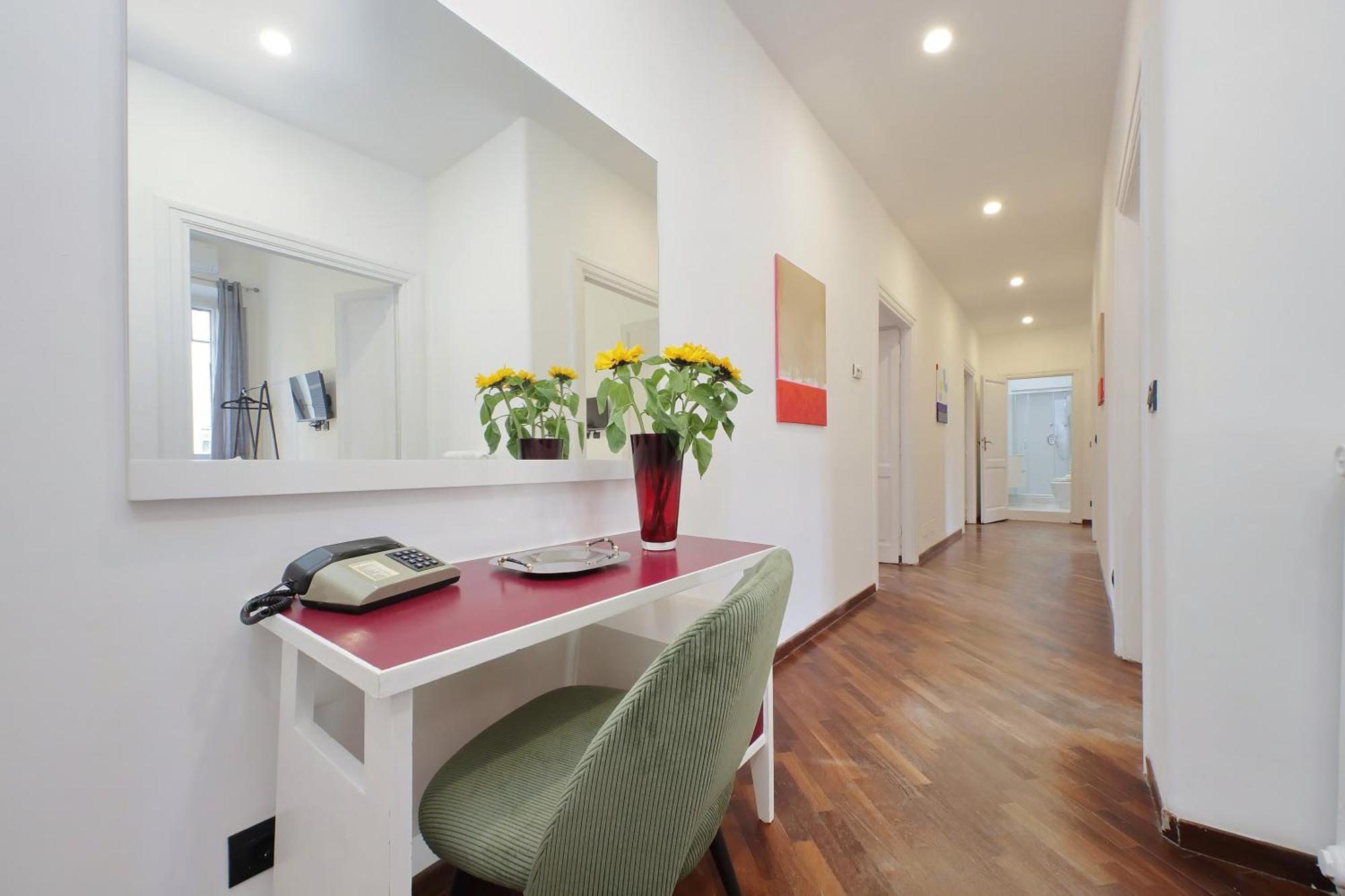4bnb - Giant Giuliana Vatican Museum Apartment *