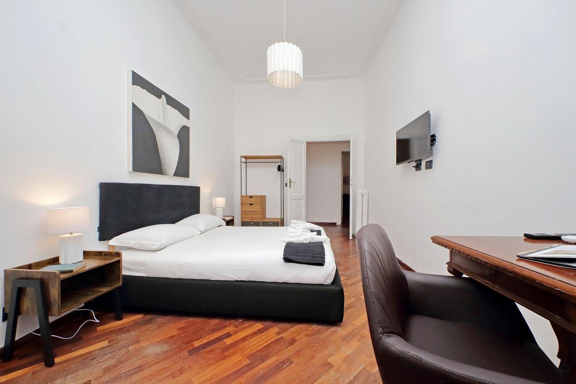 4bnb - Giant Giuliana Vatican Museum Apartment