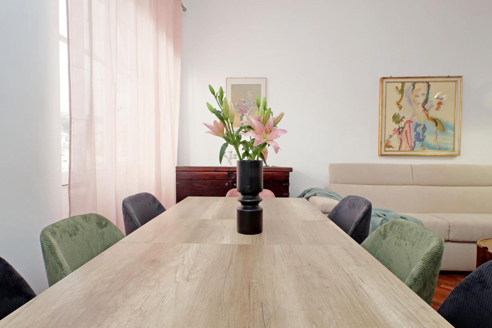4bnb - Giant Giuliana Vatican Museum Apartment *