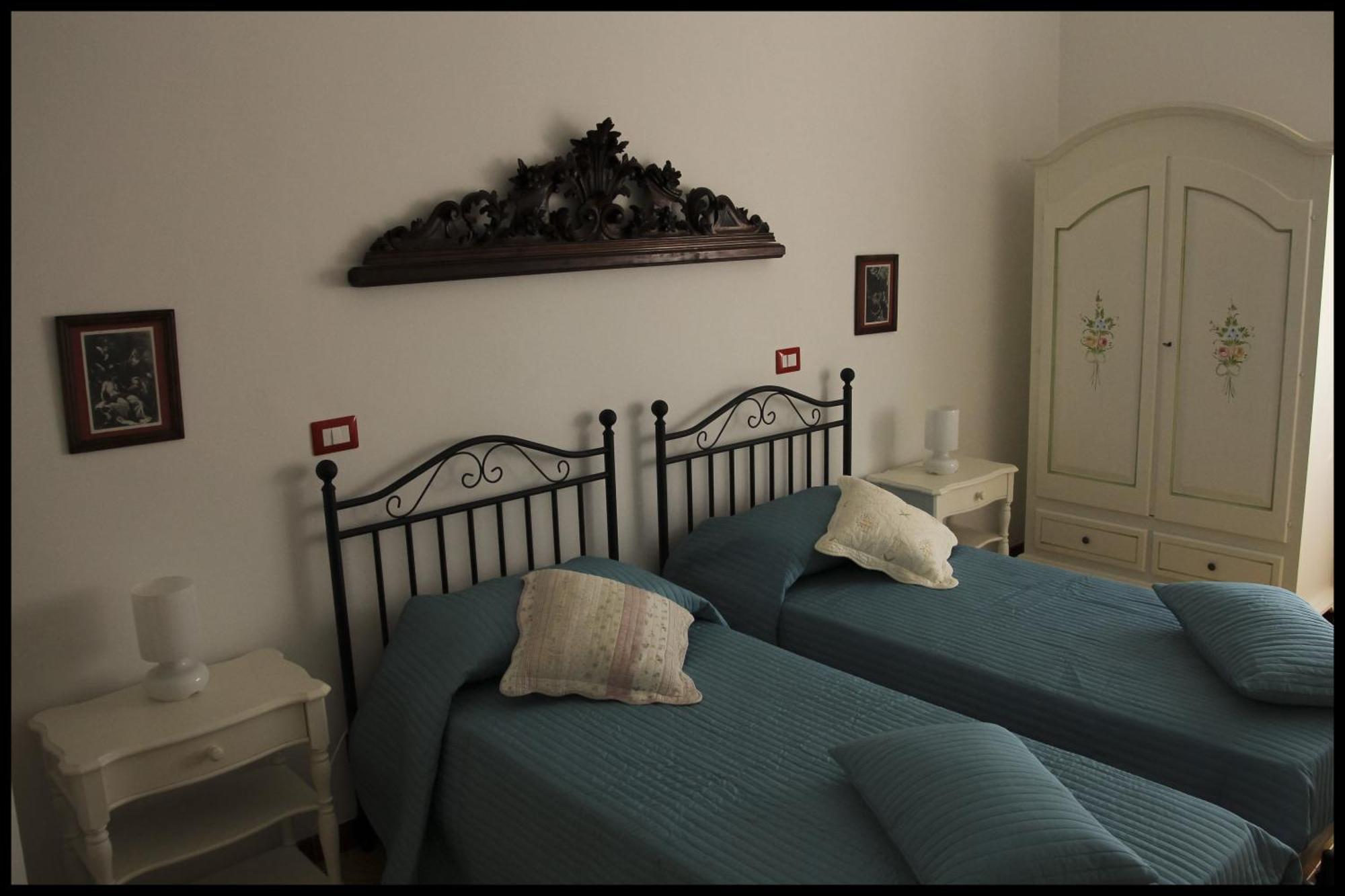 Domus Vacanze - Qui Staremo Bene * Roma