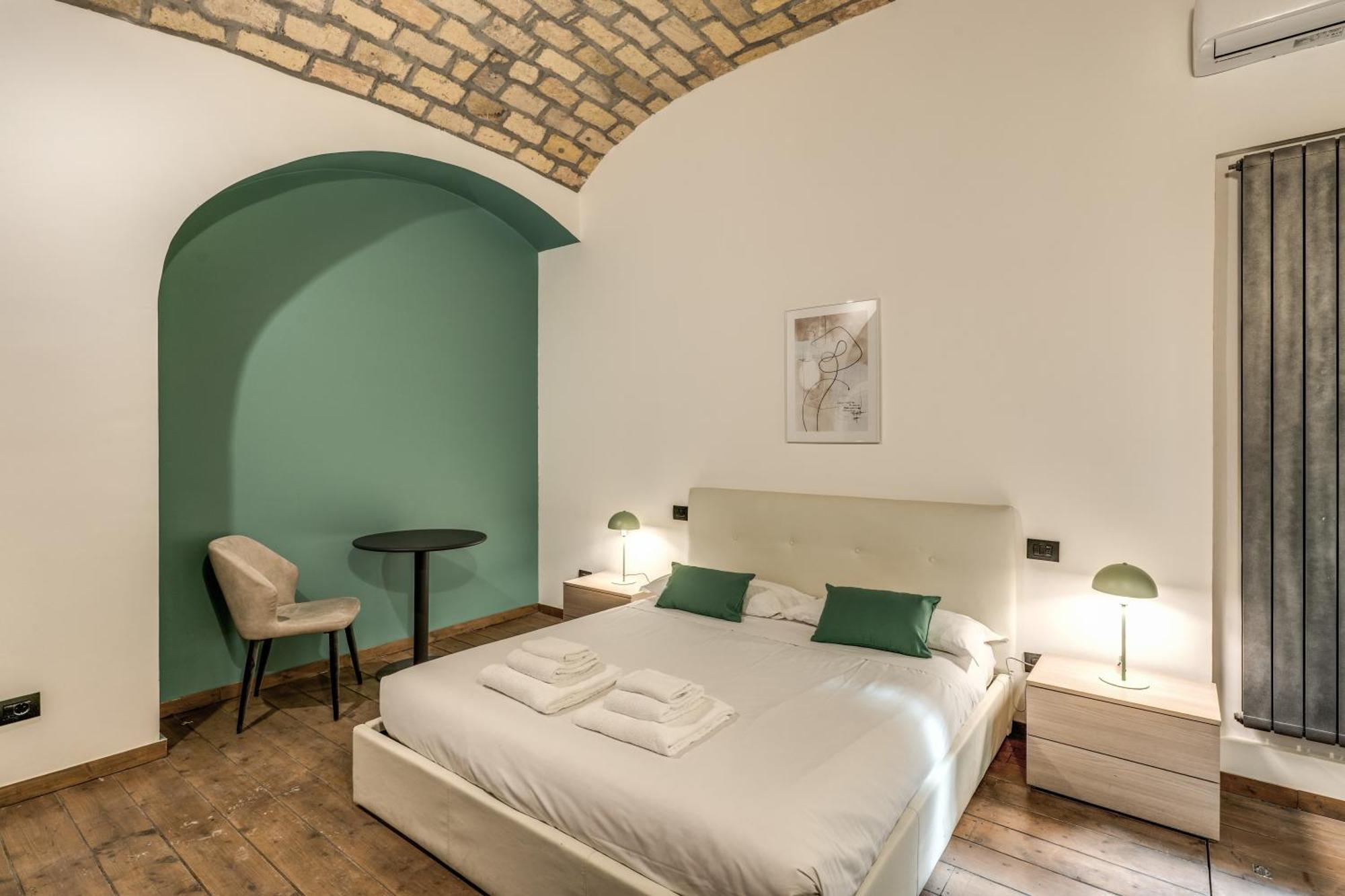 Spacious Close Vatican Appartement