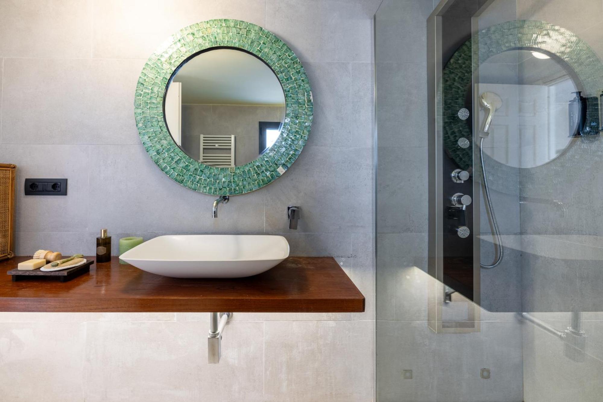 Aria Penthouse & Garden Apartment
