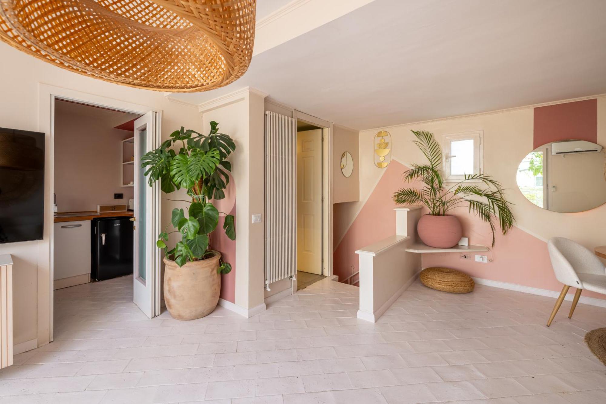 Aria Penthouse & Garden Apartment