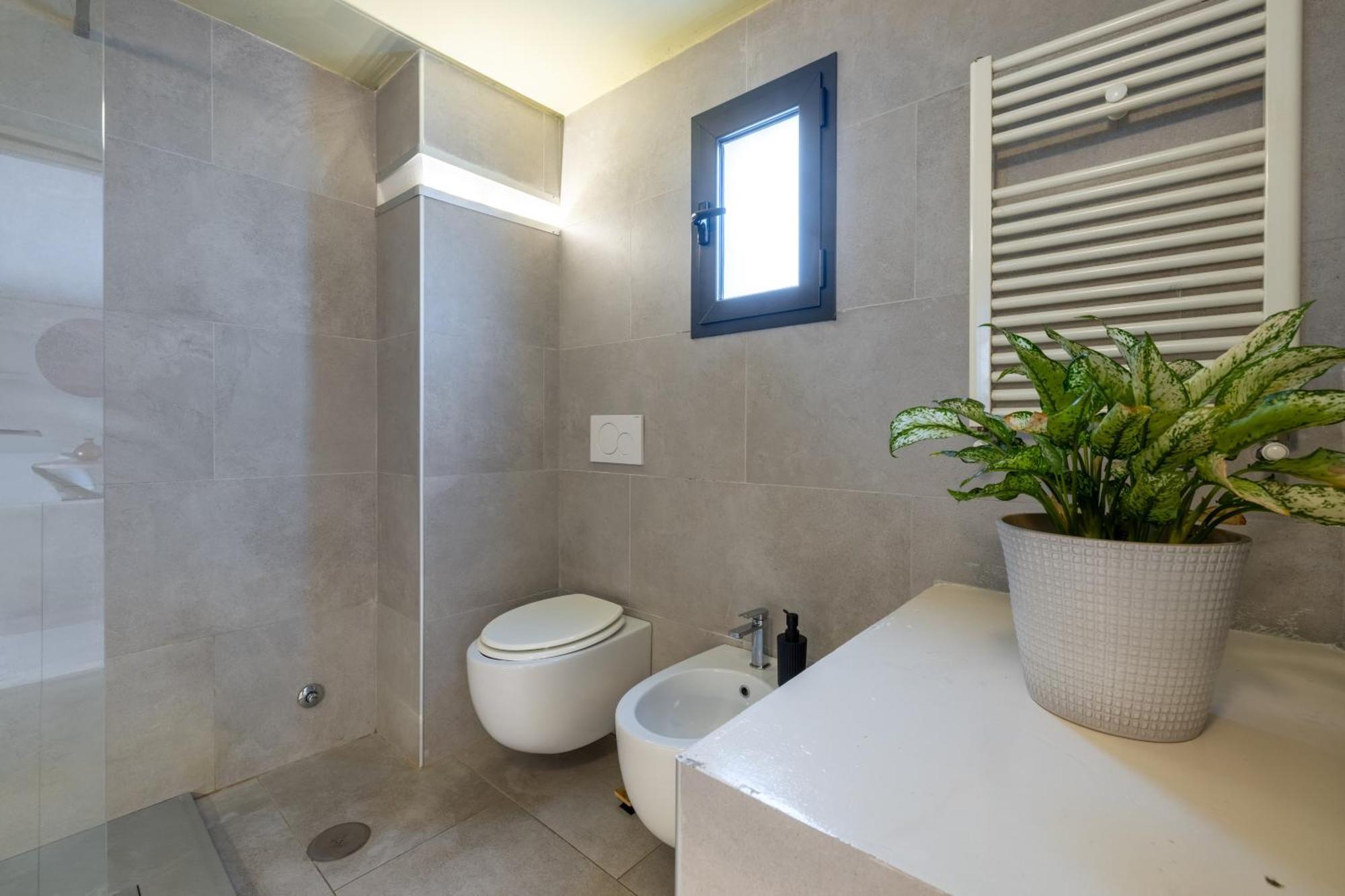 Aria Penthouse & Garden Apartment *