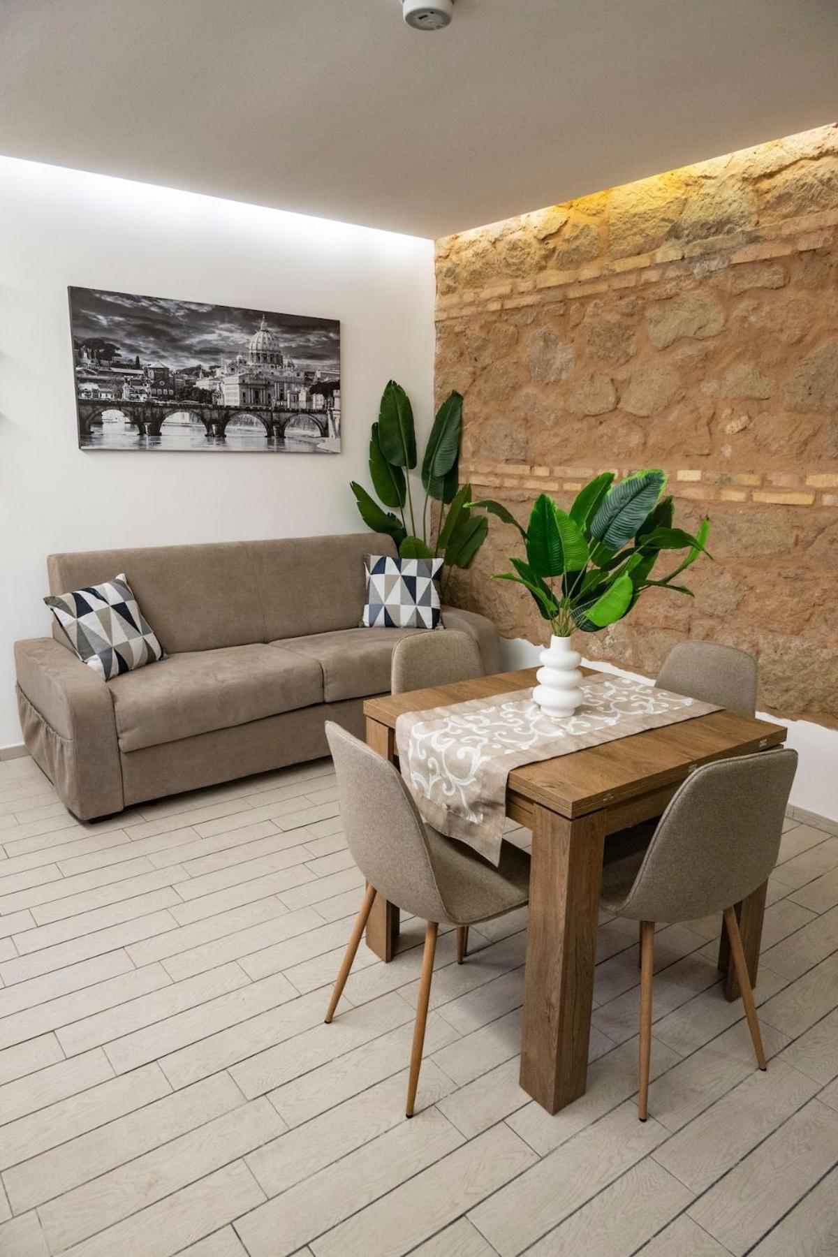 Maison Monteverde, Trastevere * Rome