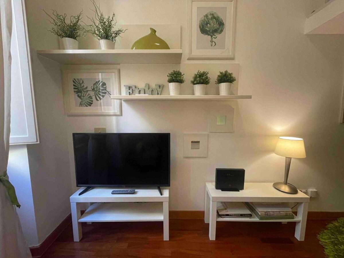 Apartment Live Roma - Domus Luci Al Colosseo New! Rome