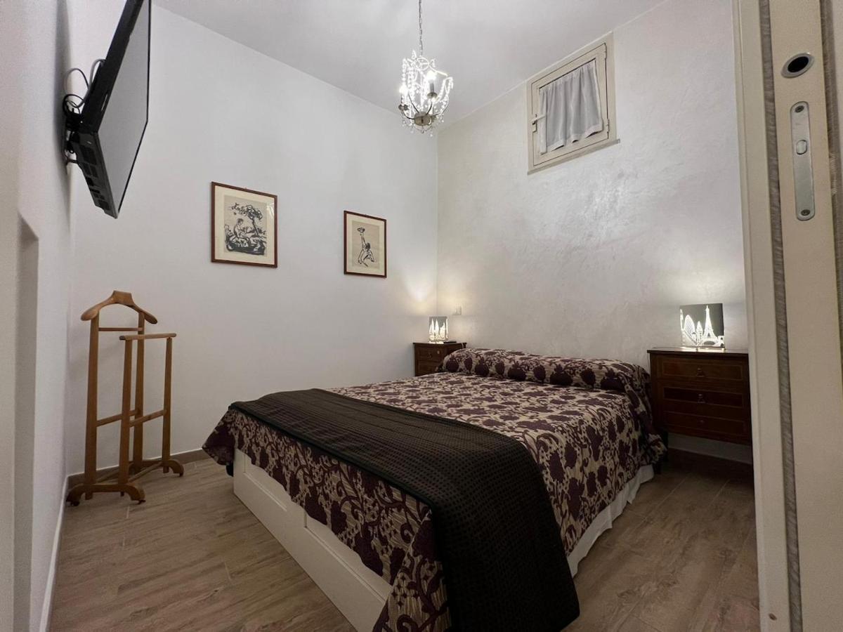 Central Luxury Apartment Near Pellegrino Apartment