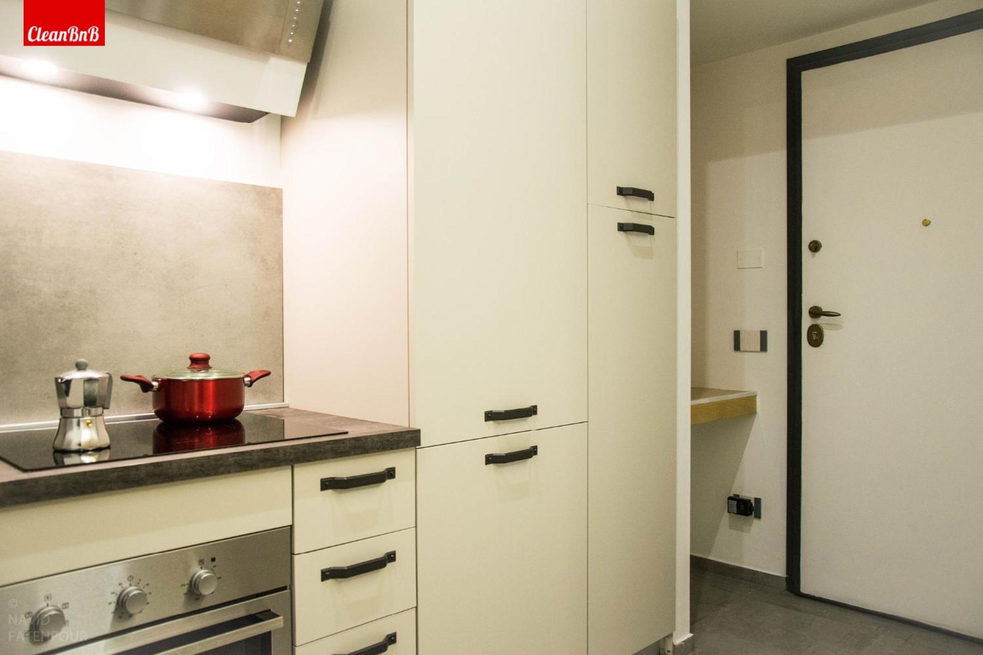 Largo Leopardi Modern *