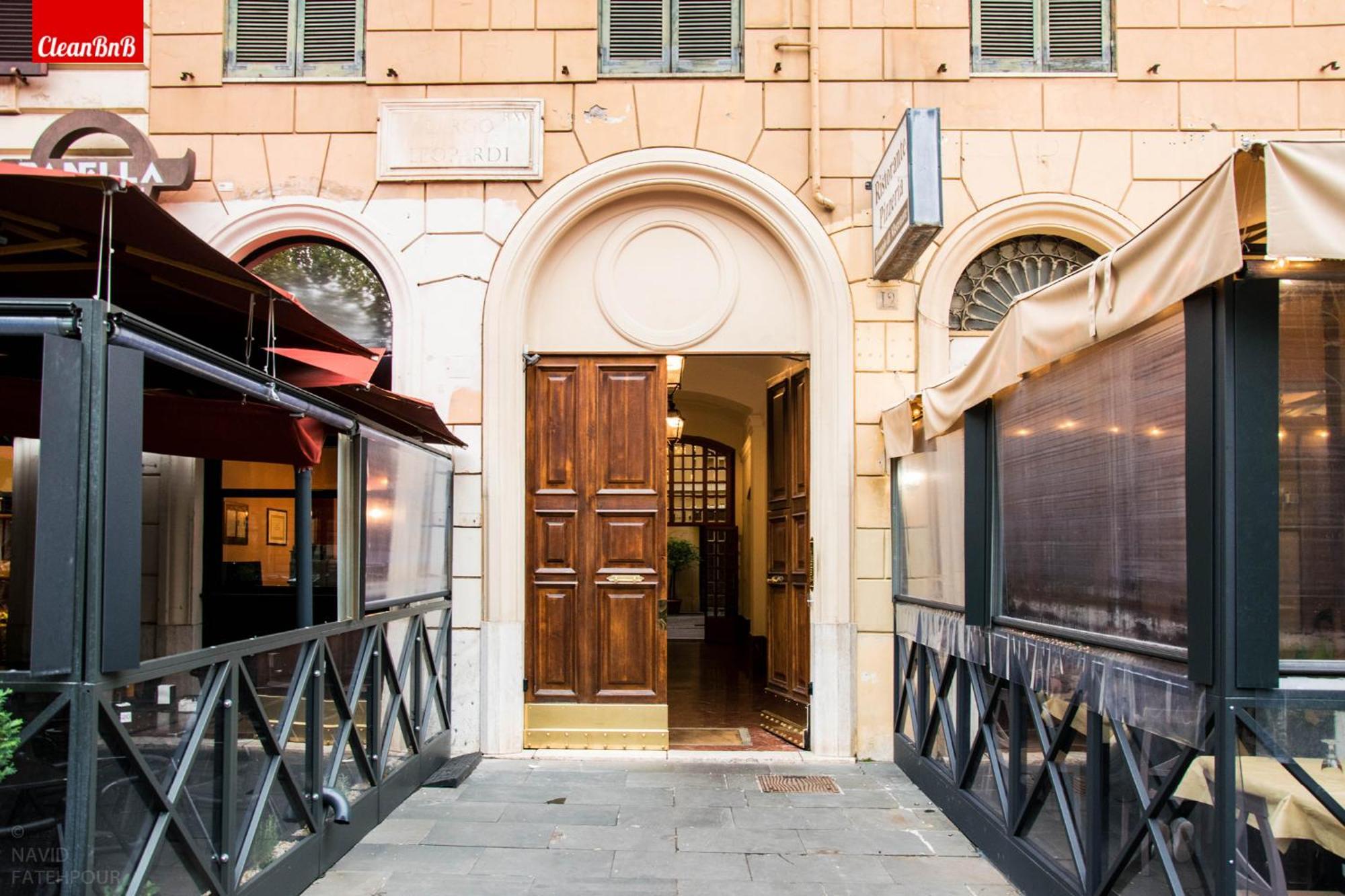 Largo Leopardi Modern Apartment Rome