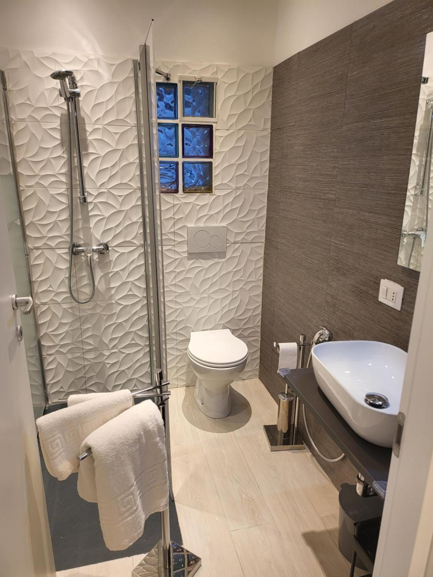 Vatican Tolemaide 2 2 Bagni Roma