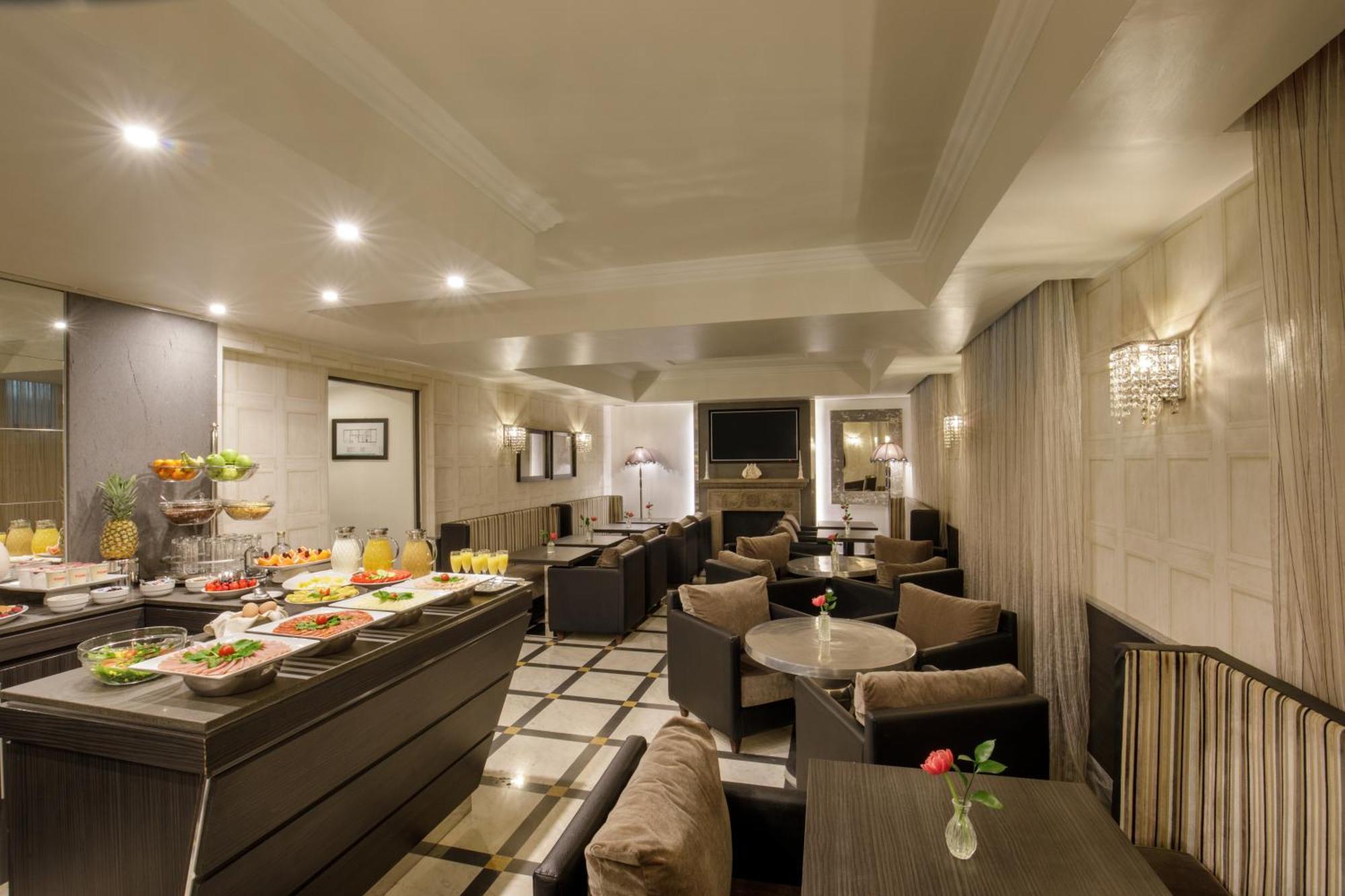 Hotel Royal Court 4*