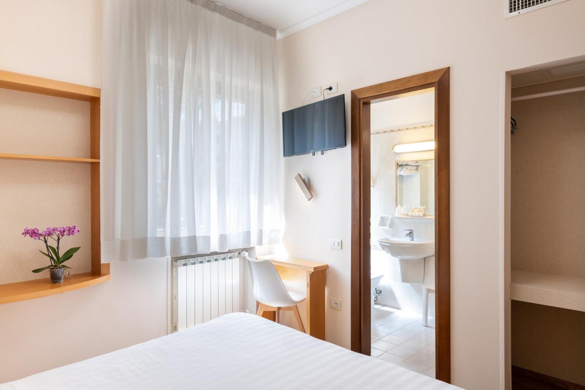 Hotel Santa Prisca Rome