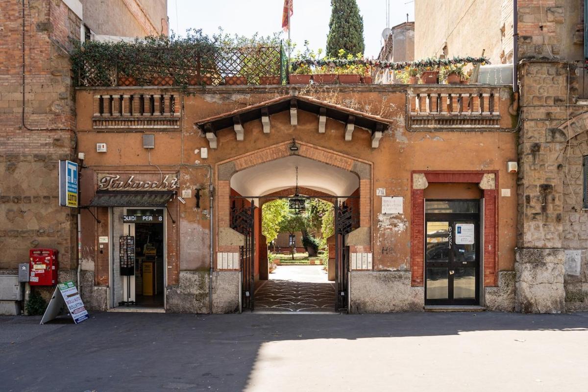 Courtyard Doria Comfort & Style At Vatican Museums Rome