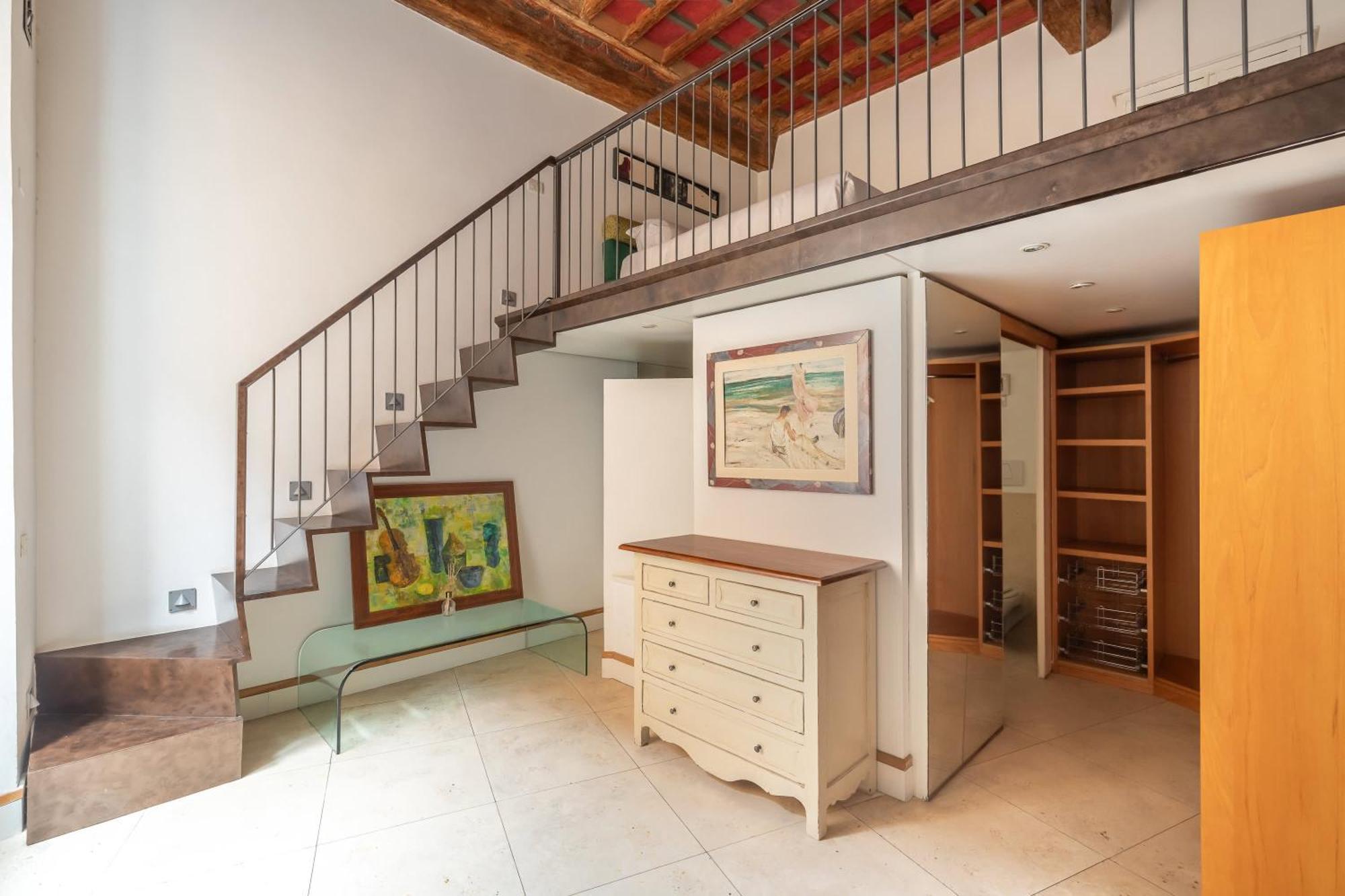 Navona Stylish - Up To 5 People *