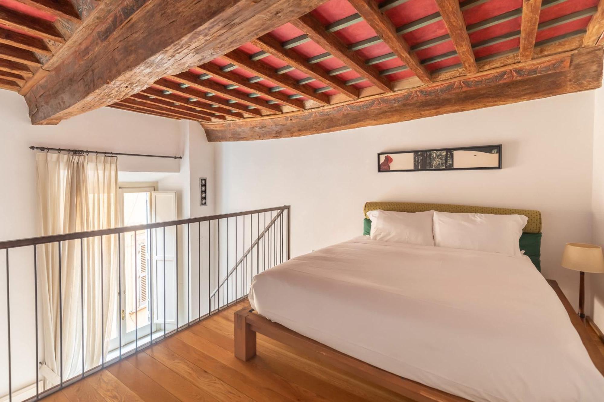 Navona Stylish - Up To 5 People *